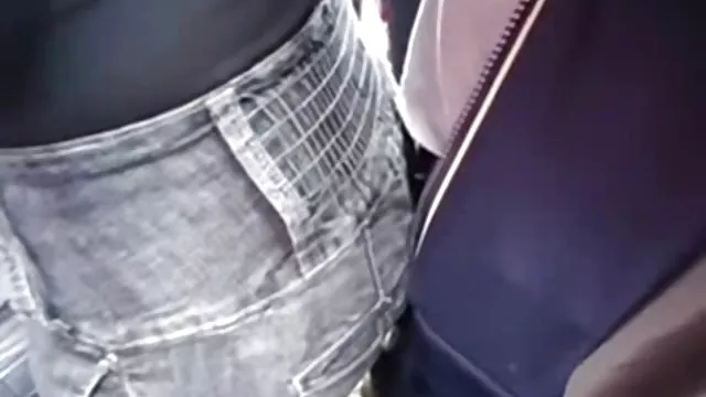 Busty Divine被黑人強烈地搞砸了