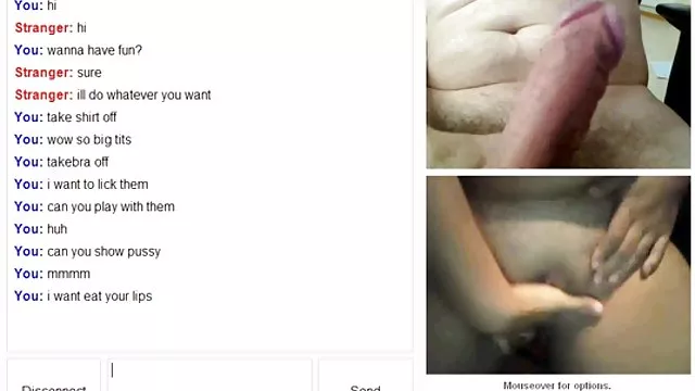 豐滿的青少年騎著一隻大公雞