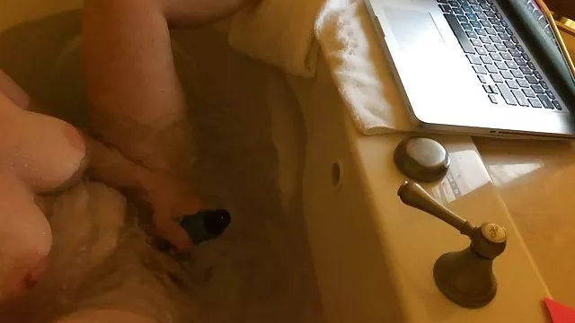 繼母誘惑她丈夫的兒子